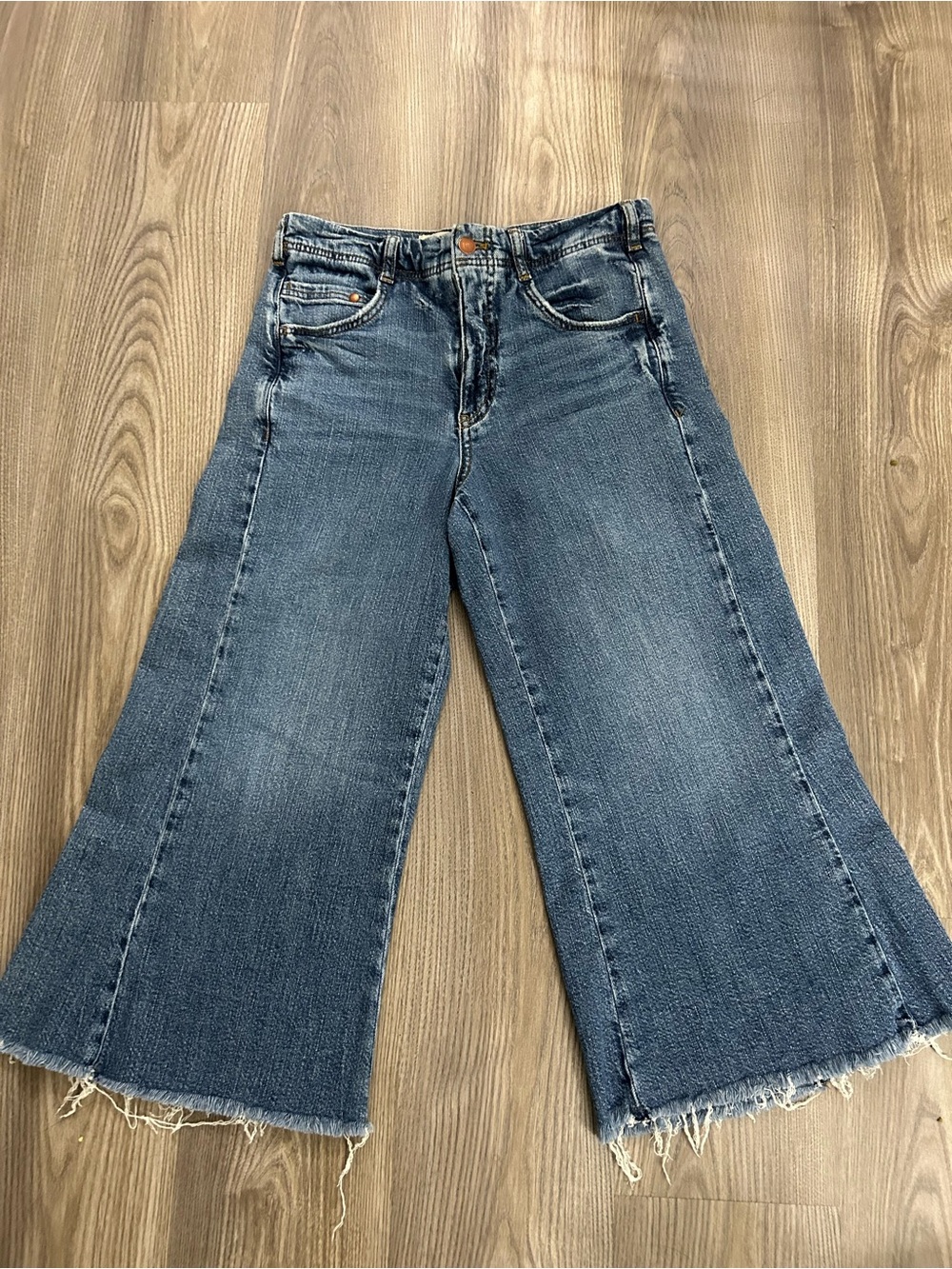 Wide Leg Crop Jeans in Medium Blue